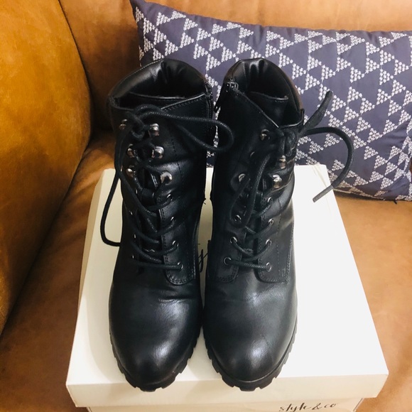 Super stylish and comfortable booties!! - Picture 2 of 5